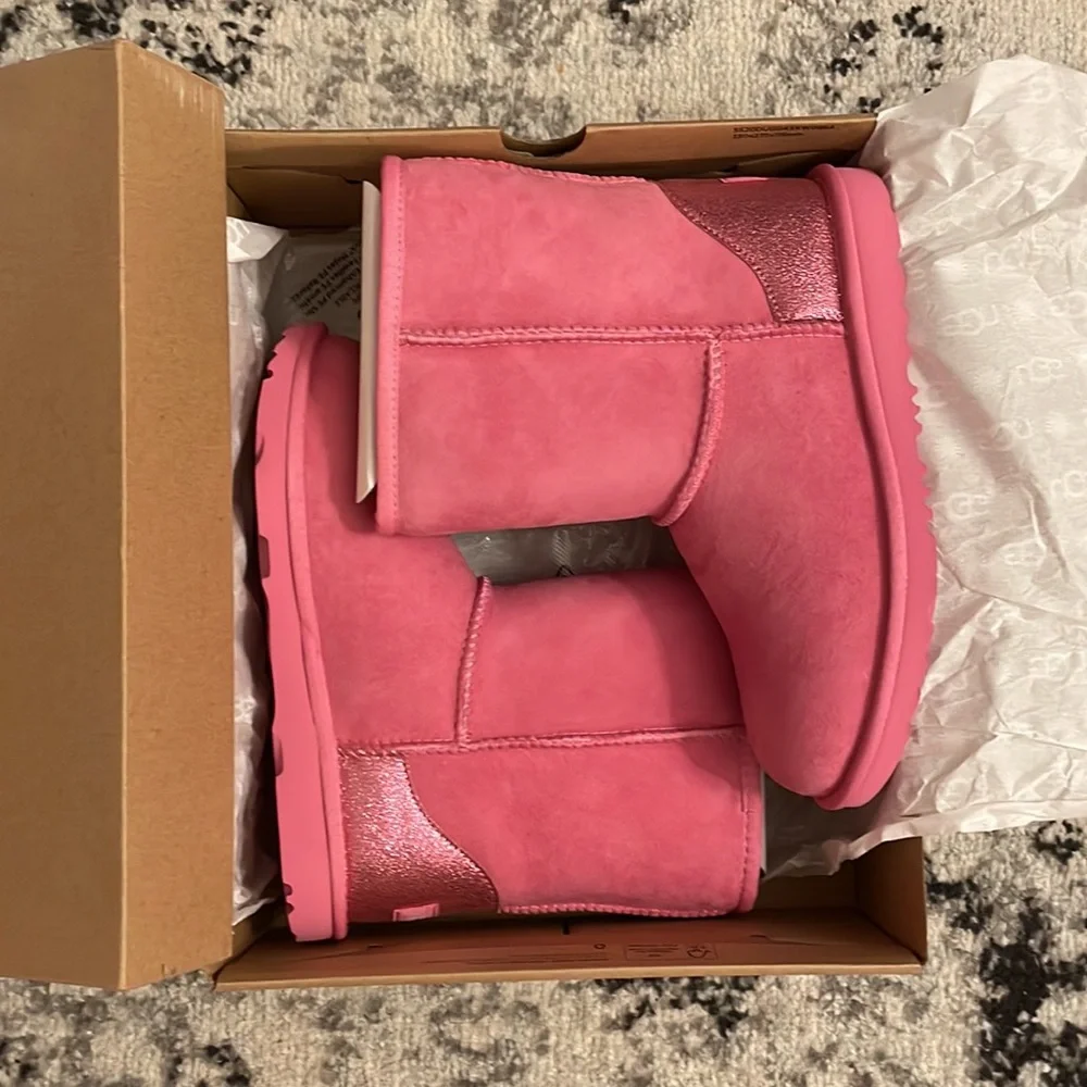 UGG Kids’ Classic II Glitz Bootie in Wild Berry, Big Girl sz 5
